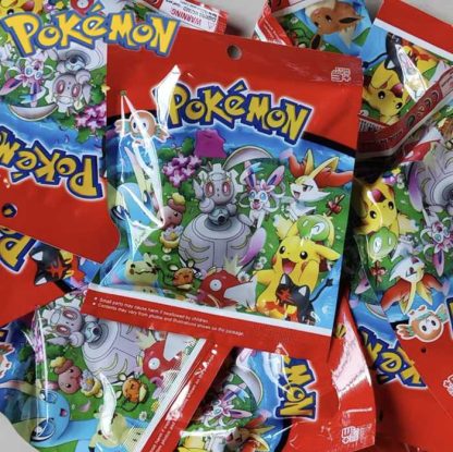 Pokemon Geschenk Box - mit Figur und Karten – Bild 6